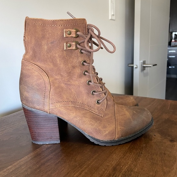 Madden girl heeled boots size 9 - Picture 2 of 4